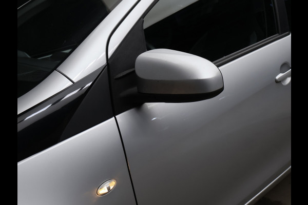 Toyota Aygo 1.0 VVT-i x-play (APPLE CARPLAY,NAVI,LED,CRUISE,SPORTSTOELEN,LM VELGEN,NETTESTAAT)