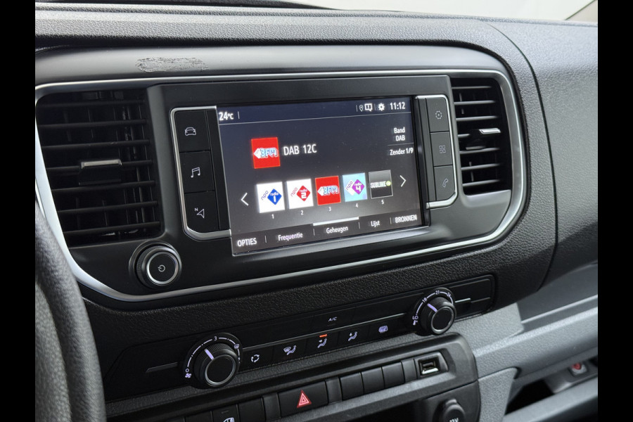 Opel Vivaro 2.0CDTI 145PK L3H1 3-Persoons Trekhaak 360°Camera Airco Navi Apple Carplay Android Auto Bluetooth Regen-Lichtsensor Cruise Control Betonplex Vloer Lat om lat betimmering Schuifdeur 2.500KG Trekgewicht Origineel Nederlandse Auto