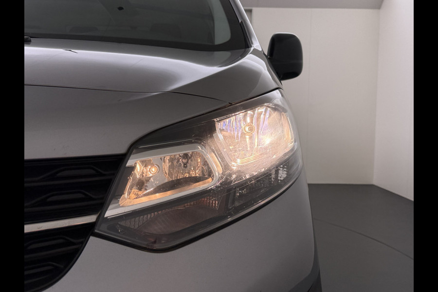 Opel Vivaro 2.0CDTI 145PK L3H1 3-Persoons Trekhaak 360°Camera Airco Navi Apple Carplay Android Auto Bluetooth Regen-Lichtsensor Cruise Control Betonplex Vloer Lat om lat betimmering Schuifdeur 2.500KG Trekgewicht Origineel Nederlandse Auto
