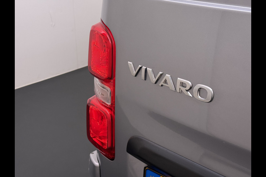 Opel Vivaro 2.0CDTI 145PK L3H1 3-Persoons Trekhaak 360°Camera Airco Navi Apple Carplay Android Auto Bluetooth Regen-Lichtsensor Cruise Control Betonplex Vloer Lat om lat betimmering Schuifdeur 2.500KG Trekgewicht Origineel Nederlandse Auto