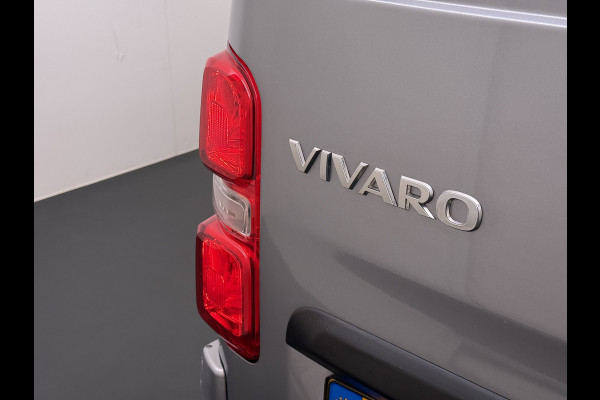 Opel Vivaro 2.0CDTI 145PK L3H1 3-Persoons Trekhaak 360°Camera Airco Navi Apple Carplay Android Auto Bluetooth Regen-Lichtsensor Cruise Control Betonplex Vloer Lat om lat betimmering Schuifdeur 2.500KG Trekgewicht Origineel Nederlandse Auto