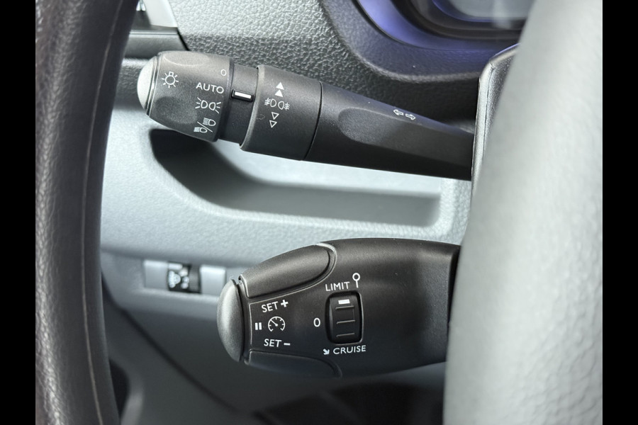 Opel Vivaro 2.0CDTI 145PK L3H1 3-Persoons Trekhaak 360°Camera Airco Navi Apple Carplay Android Auto Bluetooth Regen-Lichtsensor Cruise Control Betonplex Vloer Lat om lat betimmering Schuifdeur 2.500KG Trekgewicht Origineel Nederlandse Auto