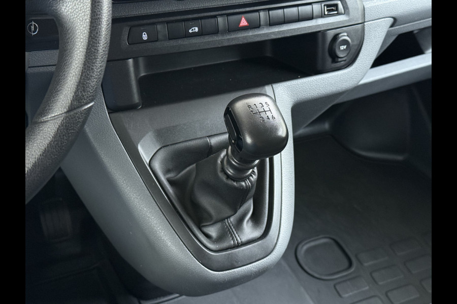 Opel Vivaro 2.0CDTI 145PK L3H1 3-Persoons Trekhaak 360°Camera Airco Navi Apple Carplay Android Auto Bluetooth Regen-Lichtsensor Cruise Control Betonplex Vloer Lat om lat betimmering Schuifdeur 2.500KG Trekgewicht Origineel Nederlandse Auto