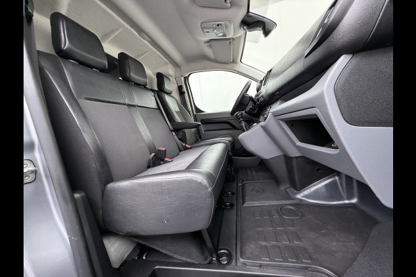 Opel Vivaro 2.0CDTI 145PK L3H1 3-Persoons Trekhaak 360°Camera Airco Navi Apple Carplay Android Auto Bluetooth Regen-Lichtsensor Cruise Control Betonplex Vloer Lat om lat betimmering Schuifdeur 2.500KG Trekgewicht Origineel Nederlandse Auto
