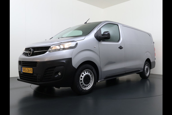 Opel Vivaro 2.0CDTI 145PK L3H1 3-Persoons Trekhaak 360°Camera Airco Navi Apple Carplay Android Auto Bluetooth Regen-Lichtsensor Cruise Control Betonplex Vloer Lat om lat betimmering Schuifdeur 2.500KG Trekgewicht Origineel Nederlandse Auto