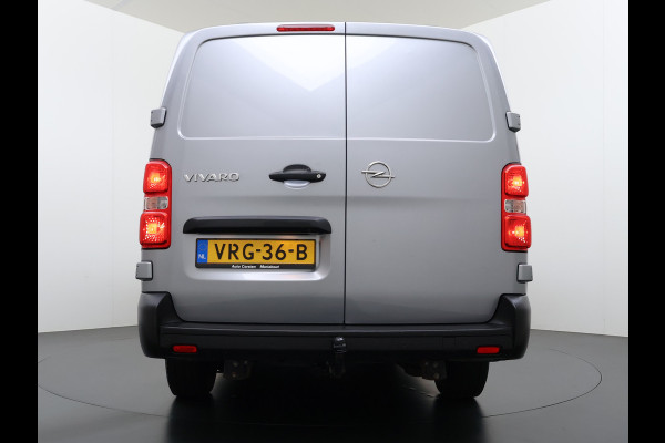 Opel Vivaro 2.0CDTI 145PK L3H1 3-Persoons Trekhaak 360°Camera Airco Navi Apple Carplay Android Auto Bluetooth Regen-Lichtsensor Cruise Control Betonplex Vloer Lat om lat betimmering Schuifdeur 2.500KG Trekgewicht Origineel Nederlandse Auto