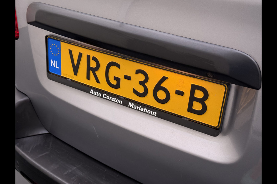 Opel Vivaro 2.0CDTI 145PK L3H1 3-Persoons Trekhaak 360°Camera Airco Navi Apple Carplay Android Auto Bluetooth Regen-Lichtsensor Cruise Control Betonplex Vloer Lat om lat betimmering Schuifdeur 2.500KG Trekgewicht Origineel Nederlandse Auto
