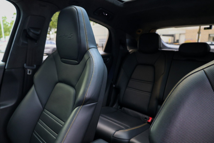 Porsche Cayenne Coupé 4.0 Turbo S E-Hybrid | NAP! | KERAMISCH | STOELKOELING | 360 | SOFT-CLOSE | CARBON | GT-WHEELS | MEMORY |