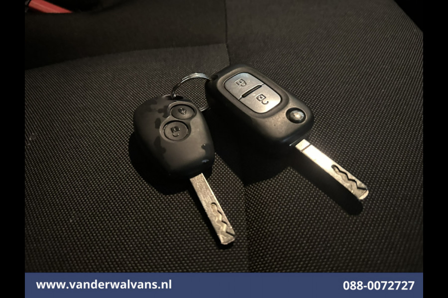 Renault Master 2.3 dCi 136pk L2H2 Euro6 Airco | Navigatie | Camera | Cruisecontrol | LED | 2500kg Trekhaak Parkeersensoren, Bijrijdersbank