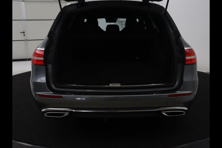 Mercedes-Benz E-Klasse Estate 200 d | Half Leder | Trekhaak | Camera | Adaptive cruise | Sfeerverlichting | Park assist | Navigatie | Full LED |