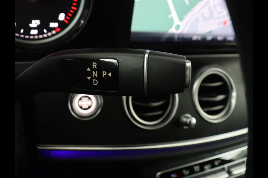 Mercedes-Benz E-Klasse Estate 200 d | Half Leder | Trekhaak | Camera | Adaptive cruise | Sfeerverlichting | Park assist | Navigatie | Full LED |