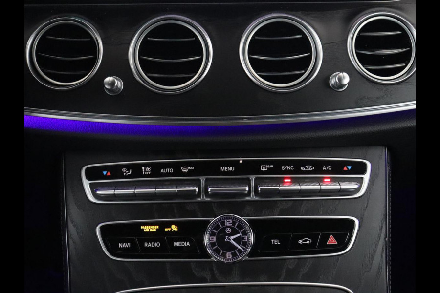 Mercedes-Benz E-Klasse Estate 200 d | Half Leder | Trekhaak | Camera | Adaptive cruise | Sfeerverlichting | Park assist | Navigatie | Full LED |