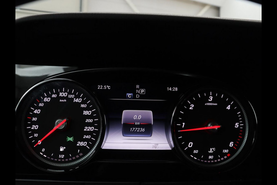 Mercedes-Benz E-Klasse Estate 200 d | Half Leder | Trekhaak | Camera | Adaptive cruise | Sfeerverlichting | Park assist | Navigatie | Full LED |