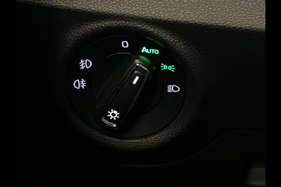 Škoda Kamiq 1.0 TSI Monte Carlo / Pano / CarPlay / ACC / Camera