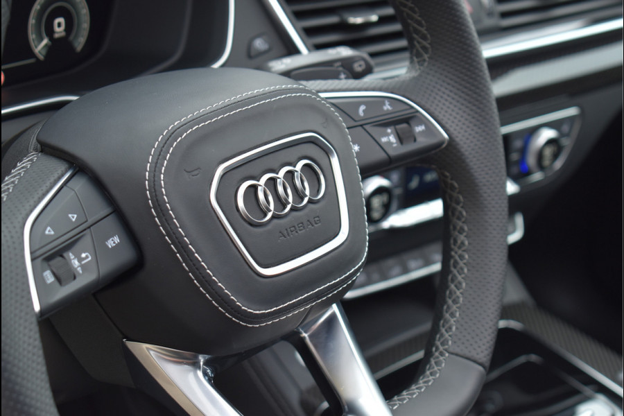 Audi Q5 50 TFSI e S-Line 299 Pk Competition Pano Lucht Carbon Keyless Trekhaak Oled Matrix 21 Inch