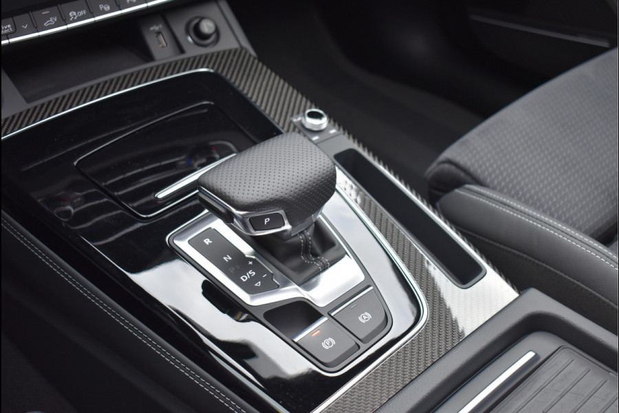 Audi Q5 50 TFSI e S-Line 299 Pk Competition Pano Lucht Carbon Keyless Trekhaak Oled Matrix 21 Inch