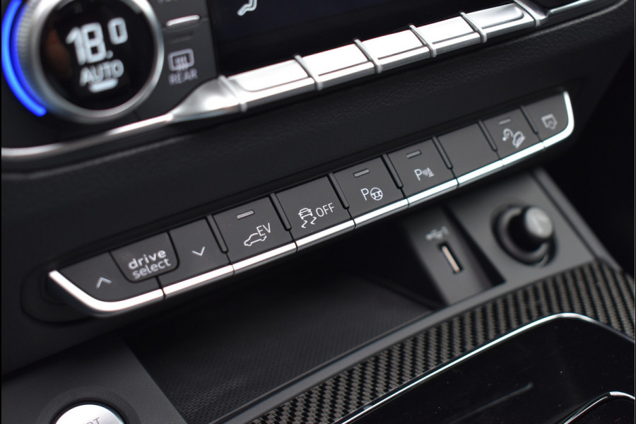 Audi Q5 50 TFSI e S-Line 299 Pk Competition Pano Lucht Carbon Keyless Trekhaak Oled Matrix 21 Inch