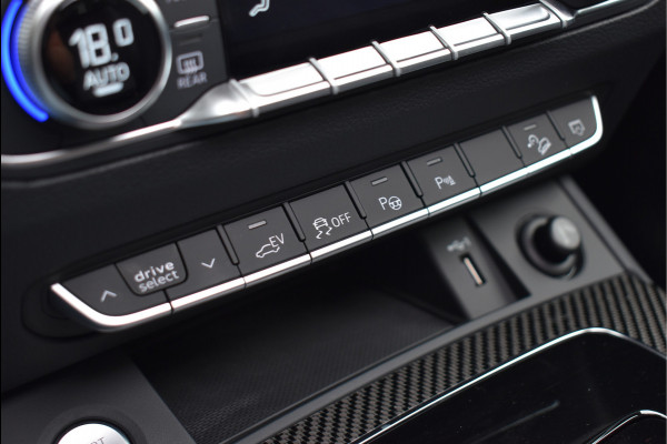 Audi Q5 50 TFSI e S-Line 299 Pk Competition Pano Lucht Carbon Keyless Trekhaak Oled Matrix 21 Inch