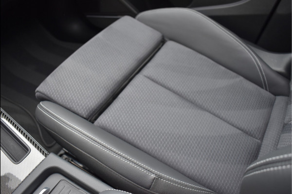 Audi Q5 50 TFSI e S-Line 299 Pk Competition Pano Lucht Carbon Keyless Trekhaak Oled Matrix 21 Inch