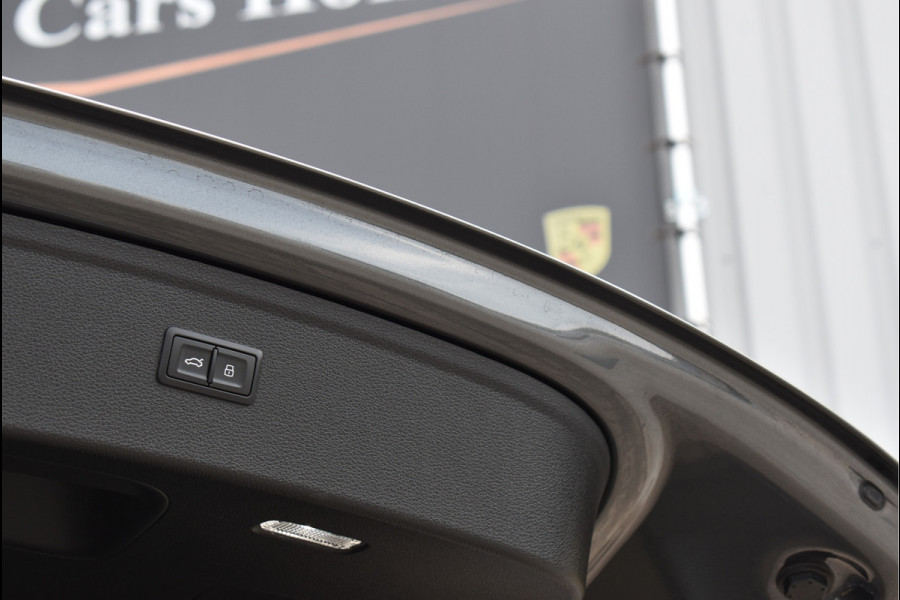 Audi Q5 50 TFSI e S-Line 299 Pk Competition Pano Lucht Carbon Keyless Trekhaak Oled Matrix 21 Inch