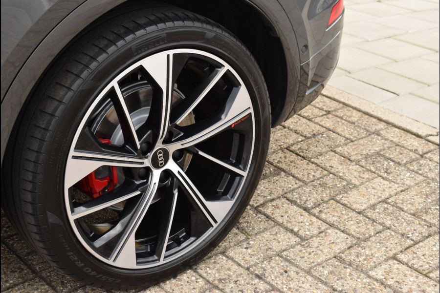 Audi Q5 50 TFSI e S-Line 299 Pk Competition Pano Lucht Carbon Keyless Trekhaak Oled Matrix 21 Inch