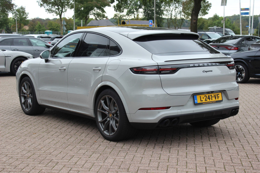 Porsche Cayenne Coupé 3.0 E-Hybrid / Trekhaak / Panoramadak / 360Camera / Keyless / 21'' / Softclose / Luchtvering / Bose / Sportdesign+Chrono / Stoel+Stuurverwarming / Dodehoek / DAB / ACC