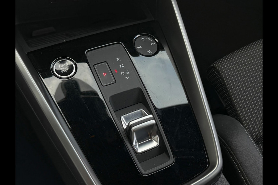 Audi A3 Limousine 30 TFSI automaat S edition, 2 X S-LINE, digitaal cockpit,1 e eigenaar, NL auto met nap