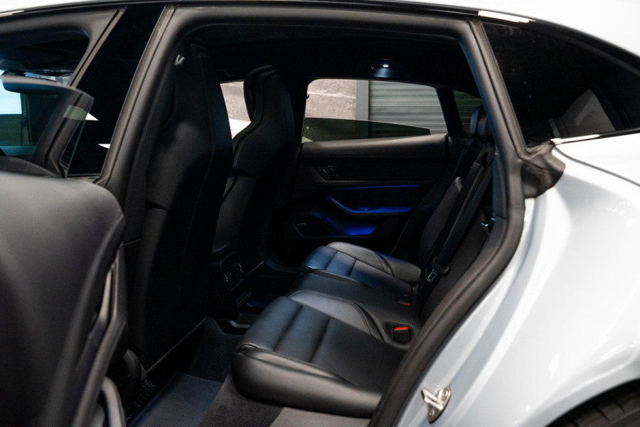 Porsche Taycan Sport Turismo 93 kWh *BOSE / Panorama / 18-wegs Sportstoelen / Warmtepomp / Memory / Electric Sport Sound*