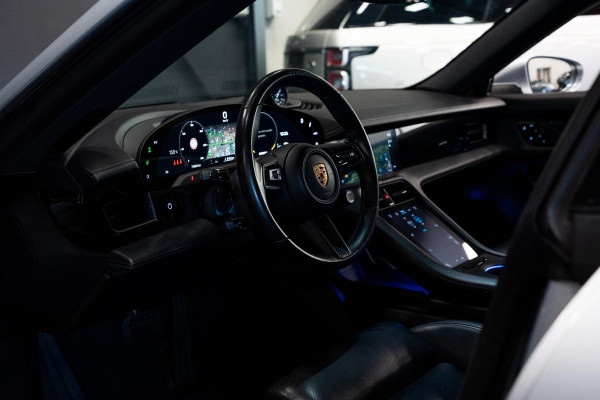 Porsche Taycan Sport Turismo 93 kWh *BOSE / Panorama / 18-wegs Sportstoelen / Warmtepomp / Memory / Electric Sport Sound*
