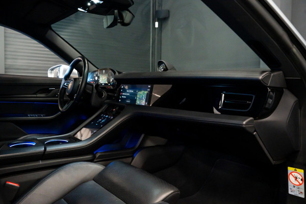 Porsche Taycan Sport Turismo 93 kWh *BOSE / Panorama / 18-wegs Sportstoelen / Warmtepomp / Memory / Electric Sport Sound*