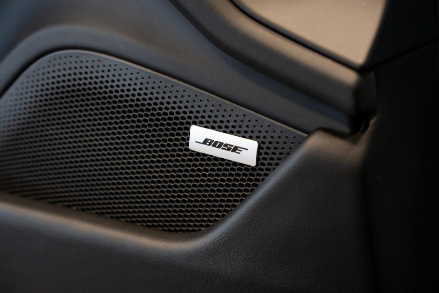 Porsche Taycan Sport Turismo 93 kWh *BOSE / Panorama / 18-wegs Sportstoelen / Warmtepomp / Memory / Electric Sport Sound*