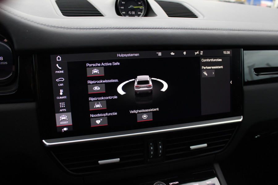 Porsche Cayenne 3.0 E-Hybrid / Trekhaak / Panoramadak / 360Camera / Softclose / 21'' / Luchtvering / Keyless / CarPlay / Sportchrono / Bose / Stoelverwarming / DAB / Cruise Control