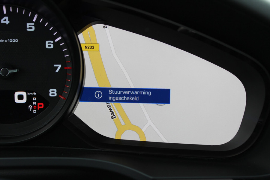 Porsche Cayenne 3.0 E-Hybrid / Trekhaak / Panoramadak / 360Camera / Softclose / 21'' / Luchtvering / Keyless / CarPlay / Sportchrono / Bose / Stoelverwarming / DAB / Cruise Control