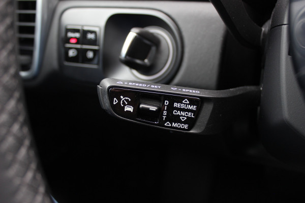Porsche Cayenne 3.0 E-Hybrid / Trekhaak / Panoramadak / 360Camera / Softclose / 21'' / Luchtvering / Keyless / CarPlay / Sportchrono / Bose / Stoelverwarming / DAB / Cruise Control