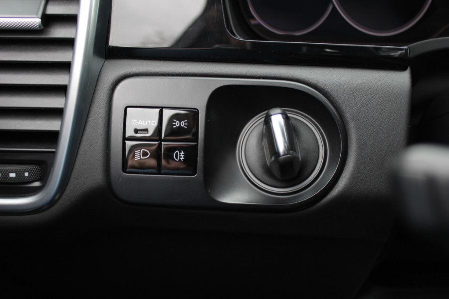 Porsche Cayenne 3.0 E-Hybrid / Trekhaak / Panoramadak / 360Camera / Softclose / 21'' / Luchtvering / Keyless / CarPlay / Sportchrono / Bose / Stoelverwarming / DAB / Cruise Control