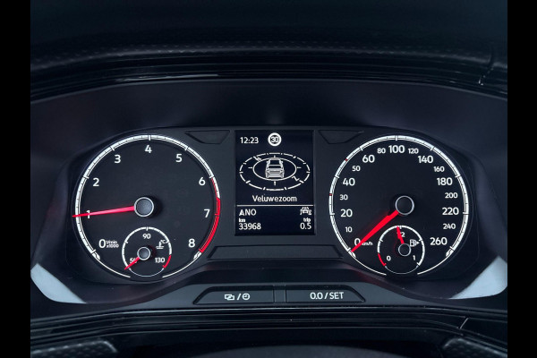 Volkswagen T-Cross 1.0 TSI Life 95 pk | Navigatie | Trekhaak | Parkeersensoren | Adaptieve cruise control | Apple Carplay/Android Auto |