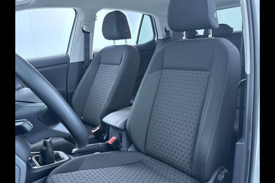 Volkswagen T-Cross 1.0 TSI Life 95 pk | Navigatie | Trekhaak | Parkeersensoren | Adaptieve cruise control | Apple Carplay/Android Auto |