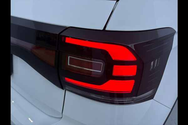 Volkswagen T-Cross 1.0 TSI Life 95 pk | Navigatie | Trekhaak | Parkeersensoren | Adaptieve cruise control | Apple Carplay/Android Auto |