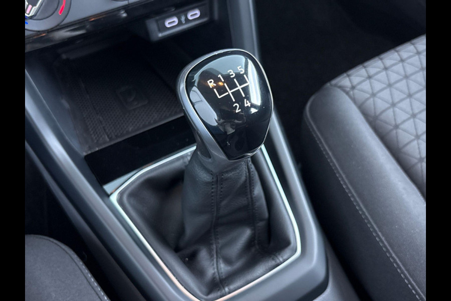 Volkswagen T-Cross 1.0 TSI Life 95 pk | Navigatie | Trekhaak | Parkeersensoren | Adaptieve cruise control | Apple Carplay/Android Auto |