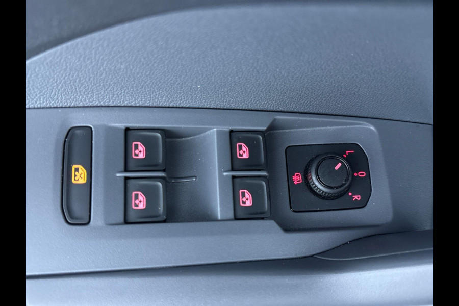 Volkswagen T-Cross 1.0 TSI Life 95 pk | Navigatie | Trekhaak | Parkeersensoren | Adaptieve cruise control | Apple Carplay/Android Auto |