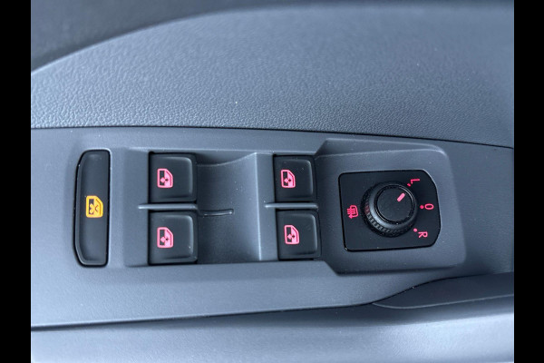 Volkswagen T-Cross 1.0 TSI Life 95 pk | Navigatie | Trekhaak | Parkeersensoren | Adaptieve cruise control | Apple Carplay/Android Auto |