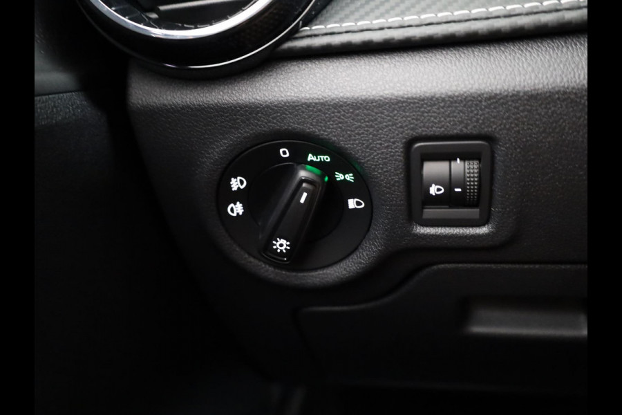 Škoda Fabia 1.0 TSI Monte Carlo 95pk | Achteruitrijcamera | Adaptive Cruise control | Verwarmbare Voorstoelen | Hill Start Assist