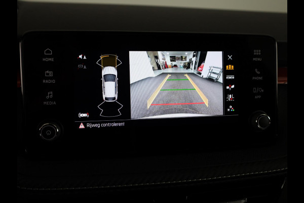 Škoda Fabia 1.0 TSI Monte Carlo 95pk | Achteruitrijcamera | Adaptive Cruise control | Verwarmbare Voorstoelen | Hill Start Assist