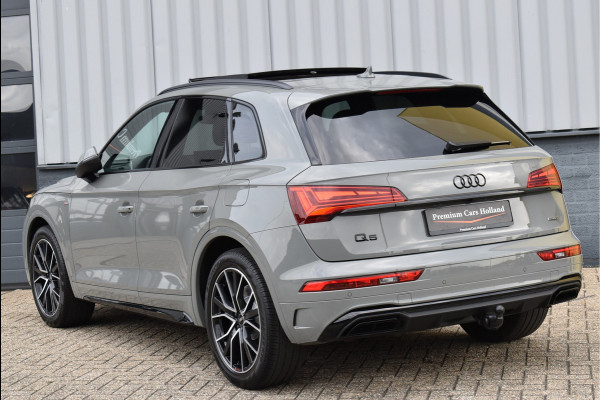 Audi Q5 55 TFSI e S-Line 367 Pk Quantum Grey Exclusive Pano Luchtvering ACC Sfeer 20 Inch