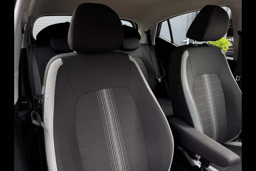 Hyundai i10 1.0 Premium | Camera | Stoelverwarming | Navigatie by App | Climate control | Cruise Control