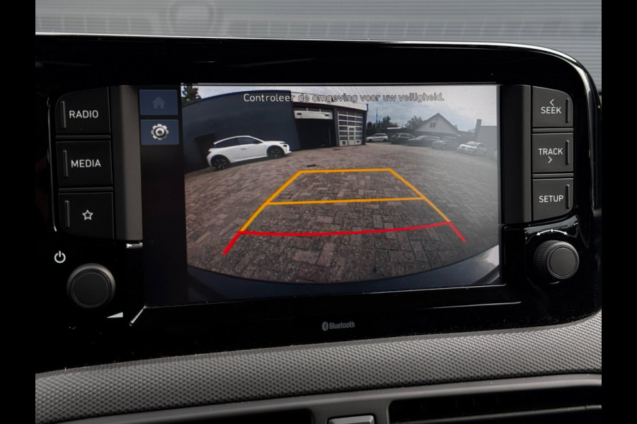 Hyundai i10 1.0 Premium | Camera | Stoelverwarming | Navigatie by App | Climate control | Cruise Control