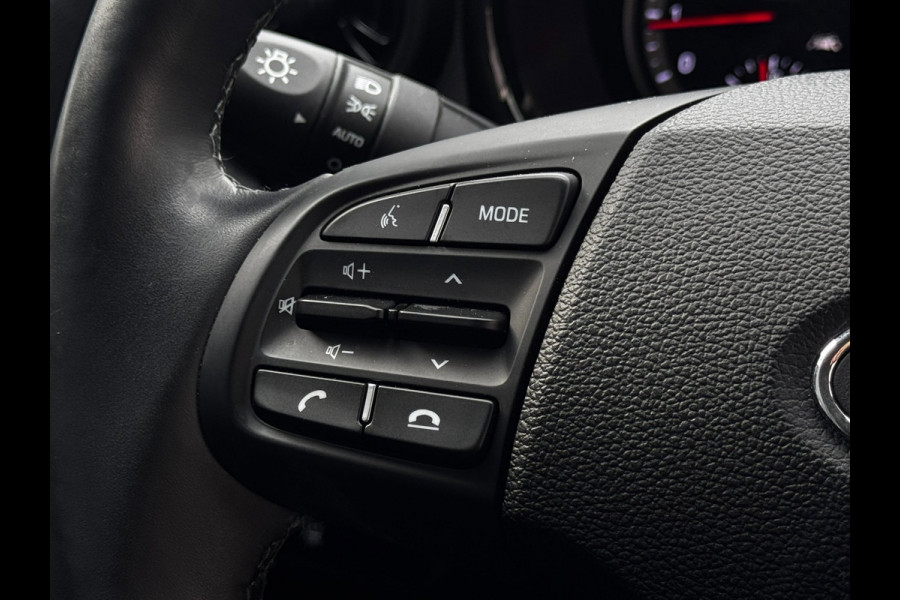 Hyundai i10 1.0 Premium | Camera | Stoelverwarming | Navigatie by App | Climate control | Cruise Control