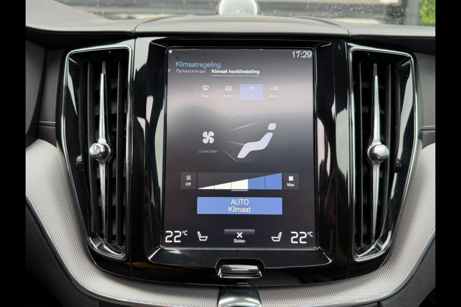 Volvo XC60 2.0 T8 Twin Engine AWD Polestar Engineered 405PK | Pano |Bowers&Wilkins Audio | Trekhaak | 1e Eig.