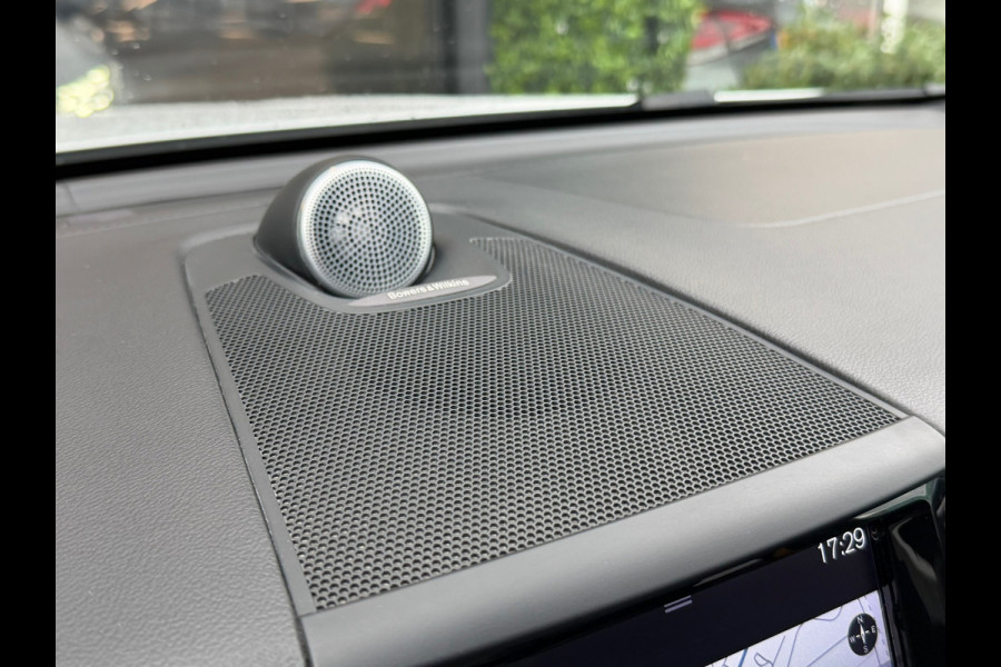 Volvo XC60 2.0 T8 Twin Engine AWD Polestar Engineered 405PK | Pano |Bowers&Wilkins Audio | Trekhaak | 1e Eig.
