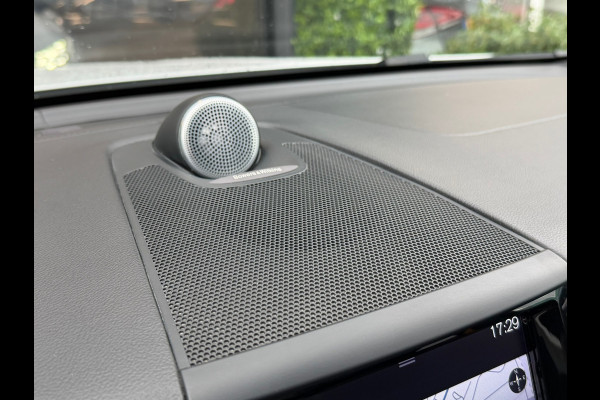 Volvo XC60 2.0 T8 Twin Engine AWD Polestar Engineered 405PK | Pano |Bowers&Wilkins Audio | Trekhaak | 1e Eig.